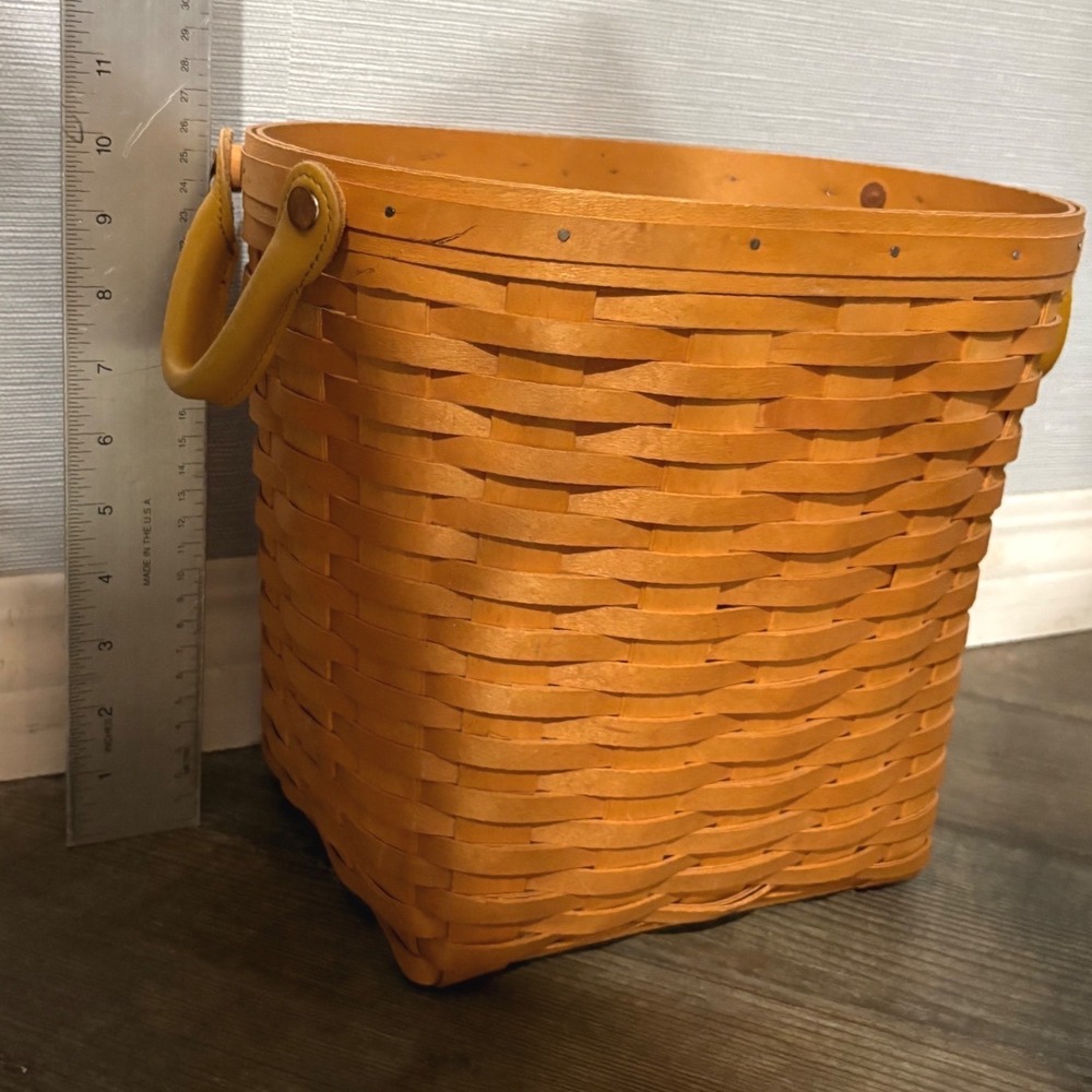 Longaberger 2001 Handwoven Tall Oval Basket Yellow Leather Handles USA 10.5x11" - Picture 12 of 13